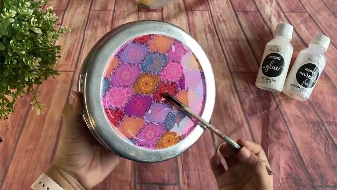 DIY decoupage Box #diy #decoupage #box #homedecor #handmade #5mincraft #upcycle #craftangles #hndmd