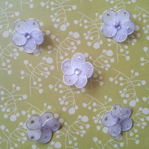 Net Flowers - White CA0047