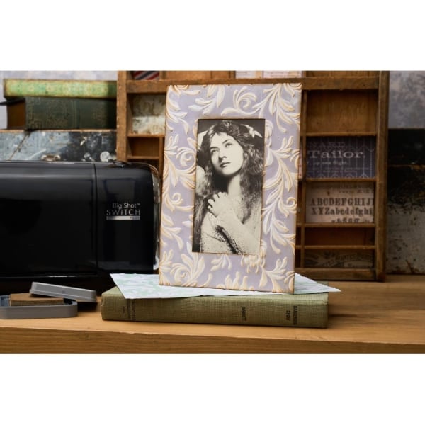 Sizzix 3D A5 Texture Fades Embossing Folder By Tim Holtz - Botanical - Image 2